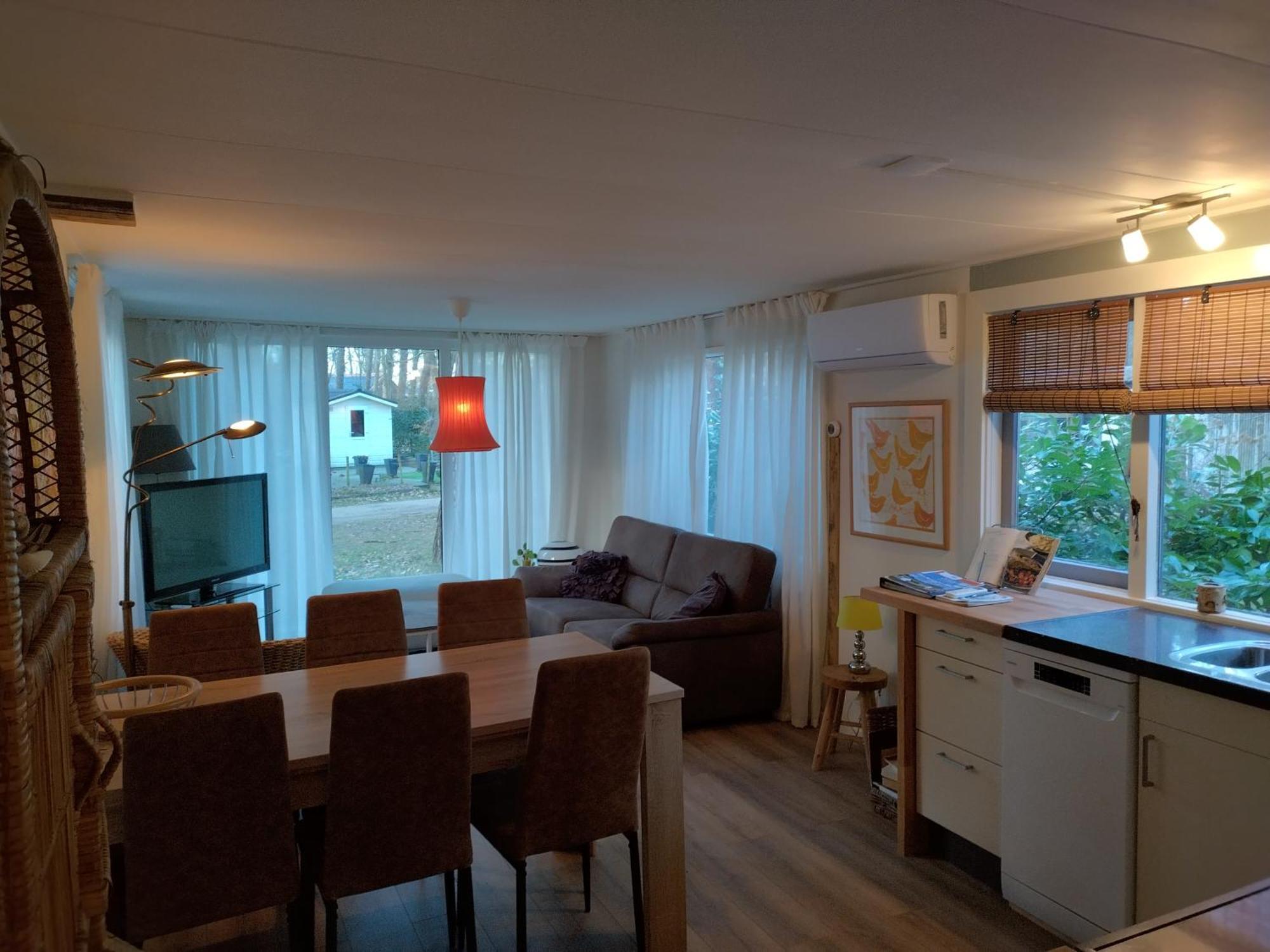 Wulft 47 Zonnig Gezellig 6P Chalet Met Zwembad In Bosrijke Omgeving Op Familie Camping De Vossenburcht IJhorst Eksteriør billede