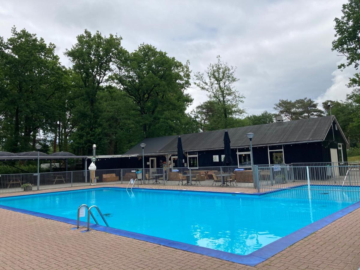 Wulft 47 Zonnig Gezellig 6P Chalet Met Zwembad In Bosrijke Omgeving Op Familie Camping De Vossenburcht IJhorst Eksteriør billede